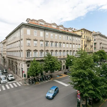 شقة Botique • Center Wifi ترييستي